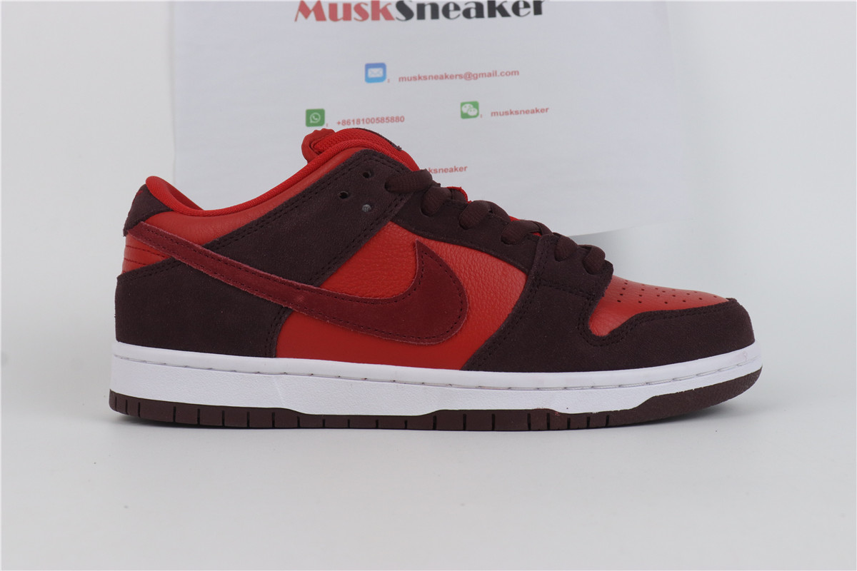 Nike SB Dunk Low Cherry