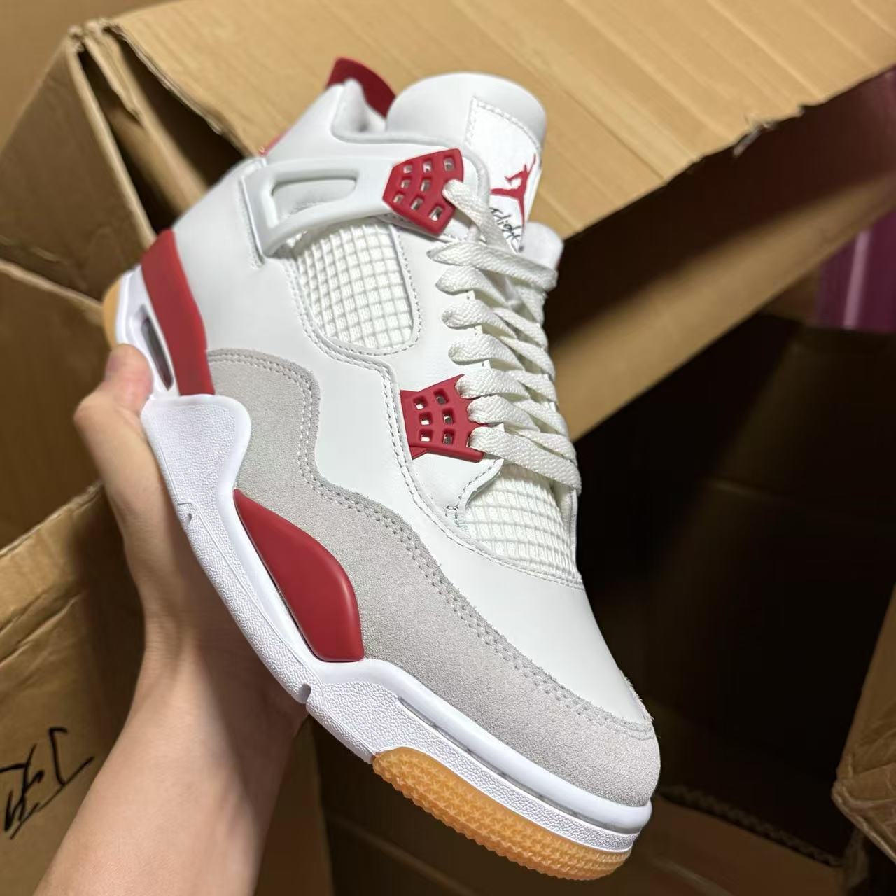 Air Jordan 4 Retro SB Varsity Red